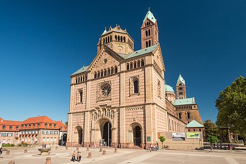 Die Prachtbauten der Salier