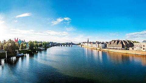 Metropole an der Maas